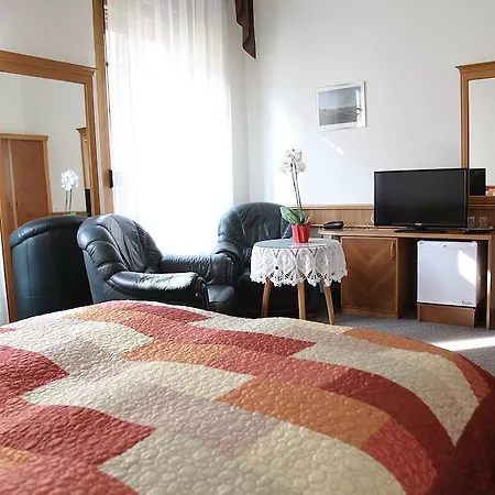 Corvinus Hotel 3*